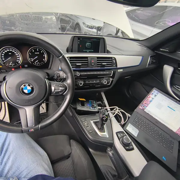 imagen de programacion de llaves de auto cerrajero a domicilio